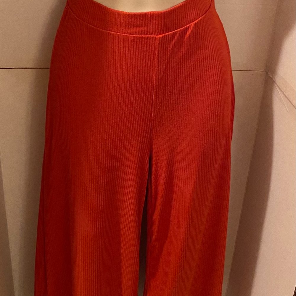 Knee length Knit pants